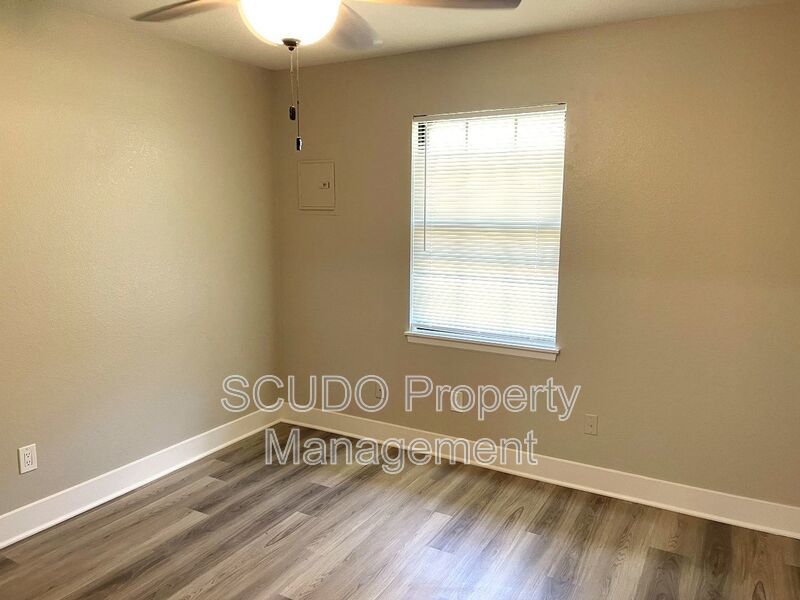 SEE IT NOW: Cozy & Bright Apartment in Prime Blue Springs Location! property image