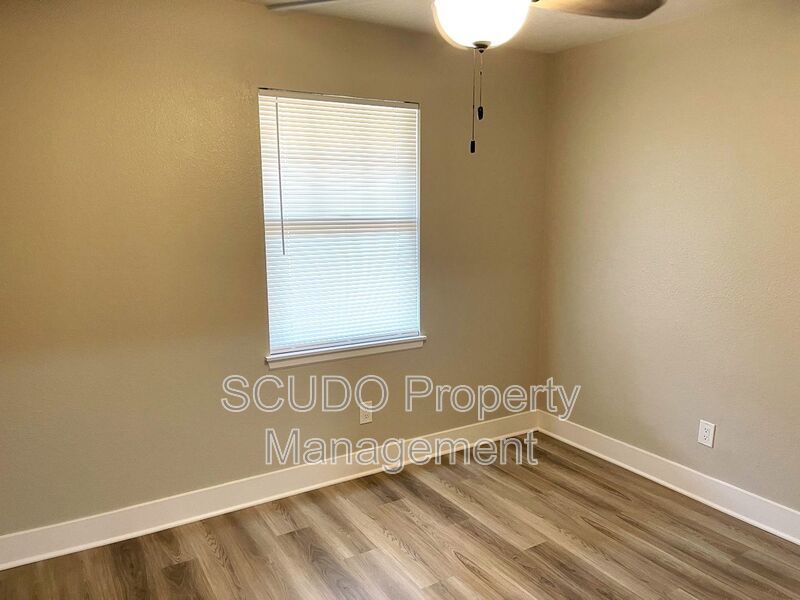 SEE IT NOW: Cozy & Bright Apartment in Prime Blue Springs Location! property image