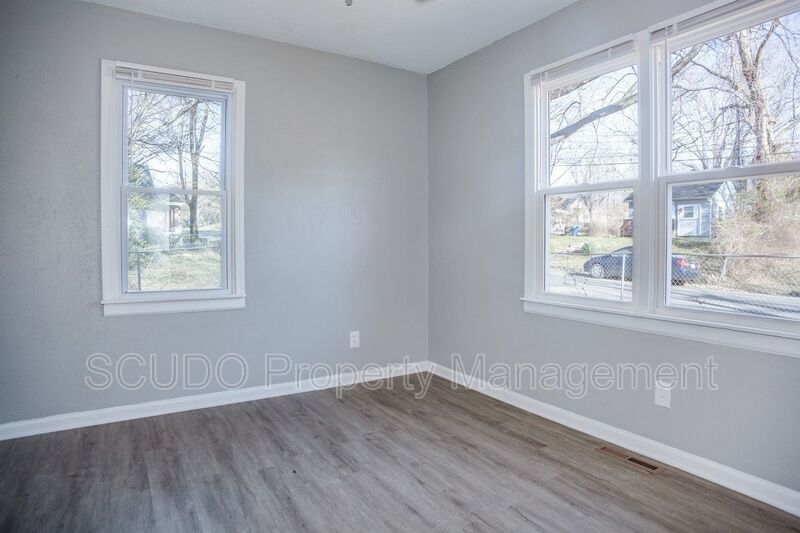 SEE IT NOW: Adorable 2-Bed Home with Bright Interiors in Independence! property image