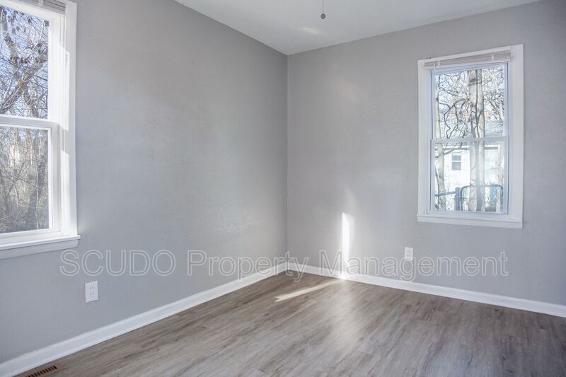 SEE IT NOW: Adorable 2-Bed Home with Bright Interiors in Independence! property image