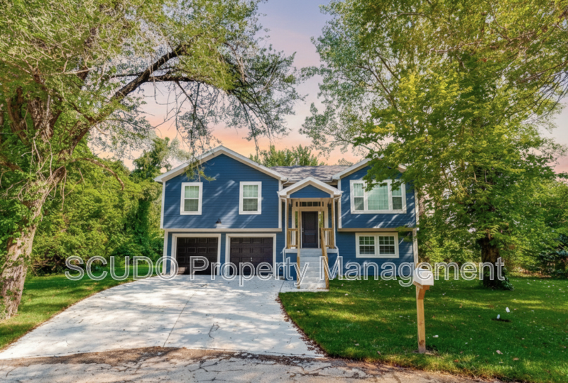 AVAILABLE SOON: Move-In Ready 4-Bedroom Beauty with Modern Finishes & Spacious Yard! property image