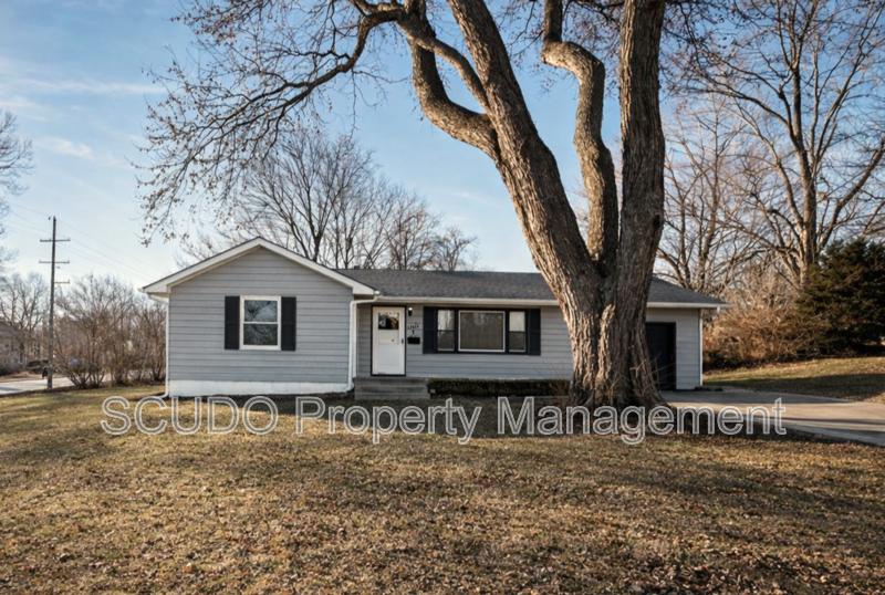 Available Soon : Charming Home in a Quiet Kansas City Neighborhood! property image