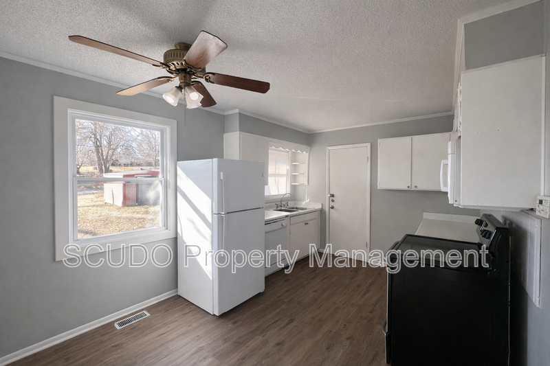 Available Soon : Charming Home in a Quiet Kansas City Neighborhood! property image