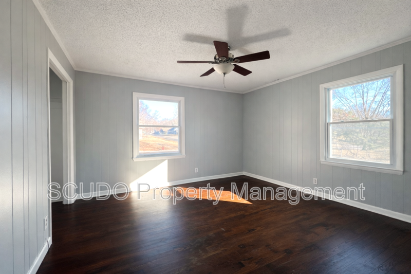 Available Soon : Charming Home in a Quiet Kansas City Neighborhood! property image