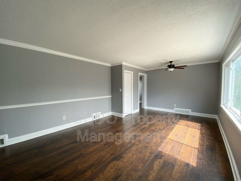 Beautiful 3 bedroom Prairie Village Home! property image