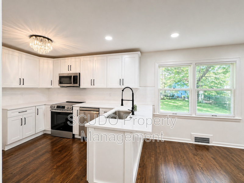 Bright & Welcoming Haven at 6720 Holmes Rd property image