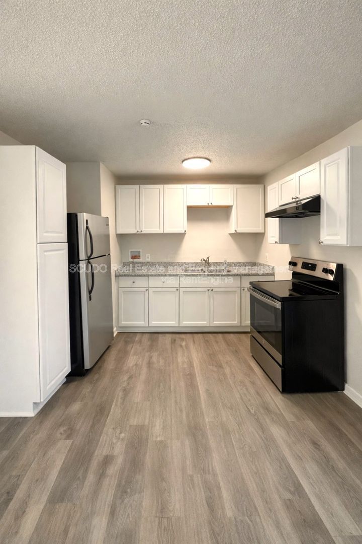 MOVE IN SPECIAL! Charming Home on a Peaceful Street in South Kansas City! property image