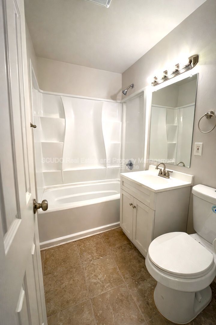 MOVE IN SPECIAL! Charming Home on a Peaceful Street in South Kansas City! property image