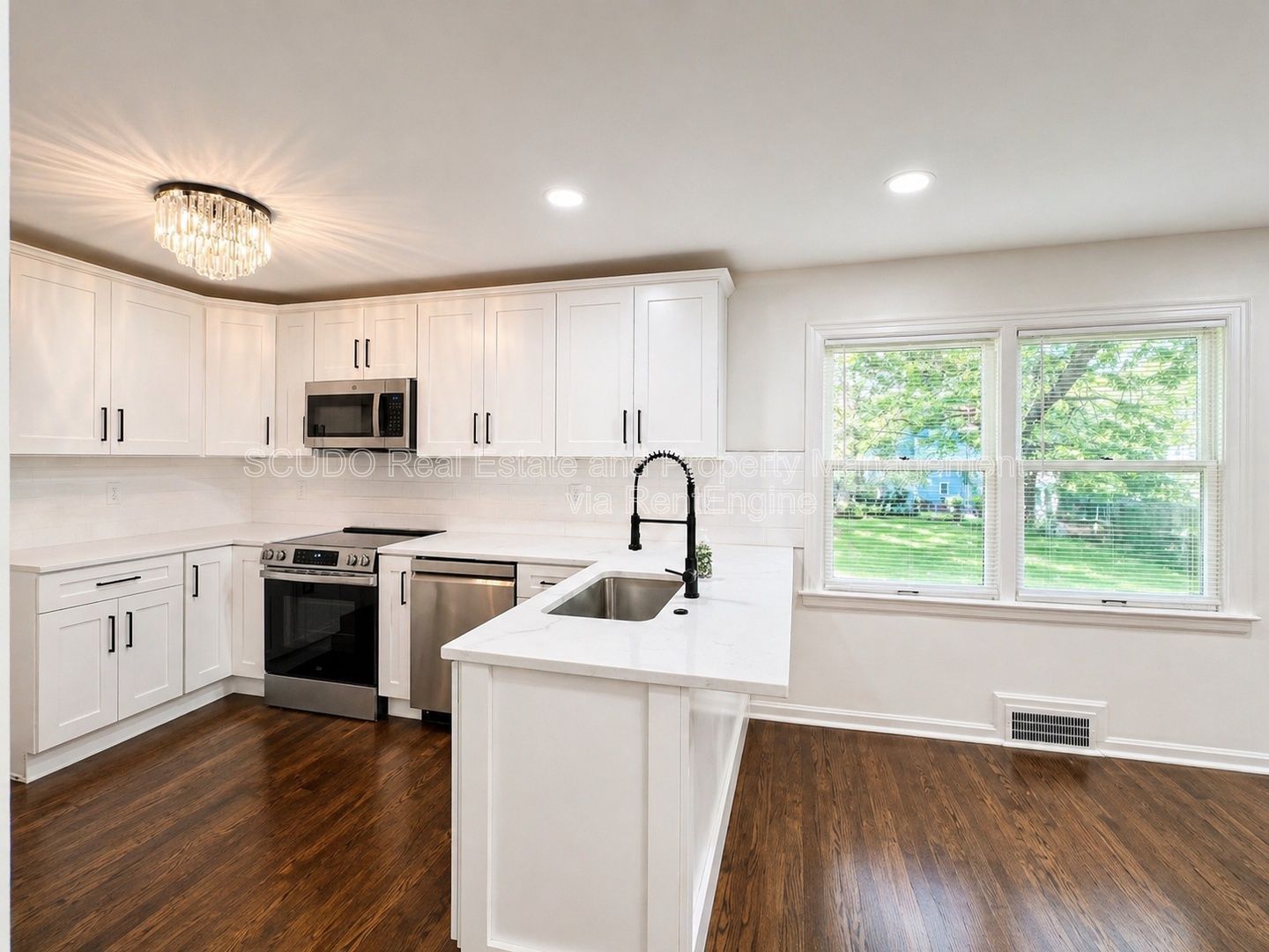 Bright & Welcoming Haven at 6720 Holmes Rd property image