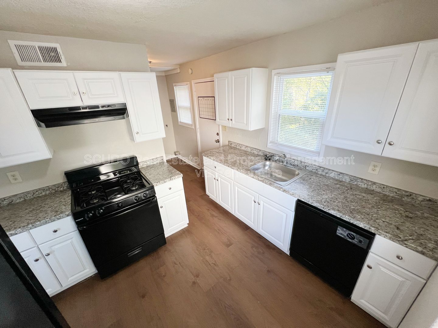 Don't miss this: Charming 2BR Duplex! property image