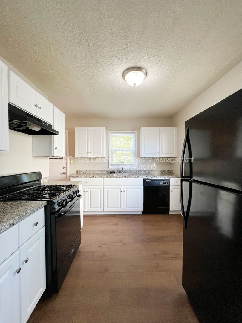 Don't miss this: Charming 2BR Duplex! property image