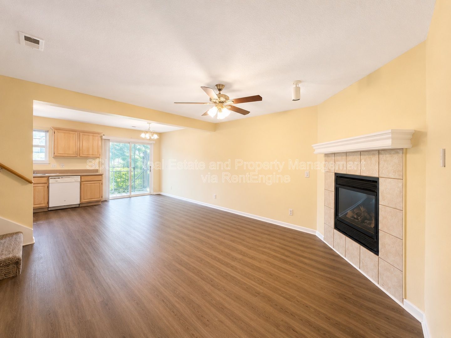 Charming Bright Townhouse — 10633 N Locust Ct, Kansas City property image
