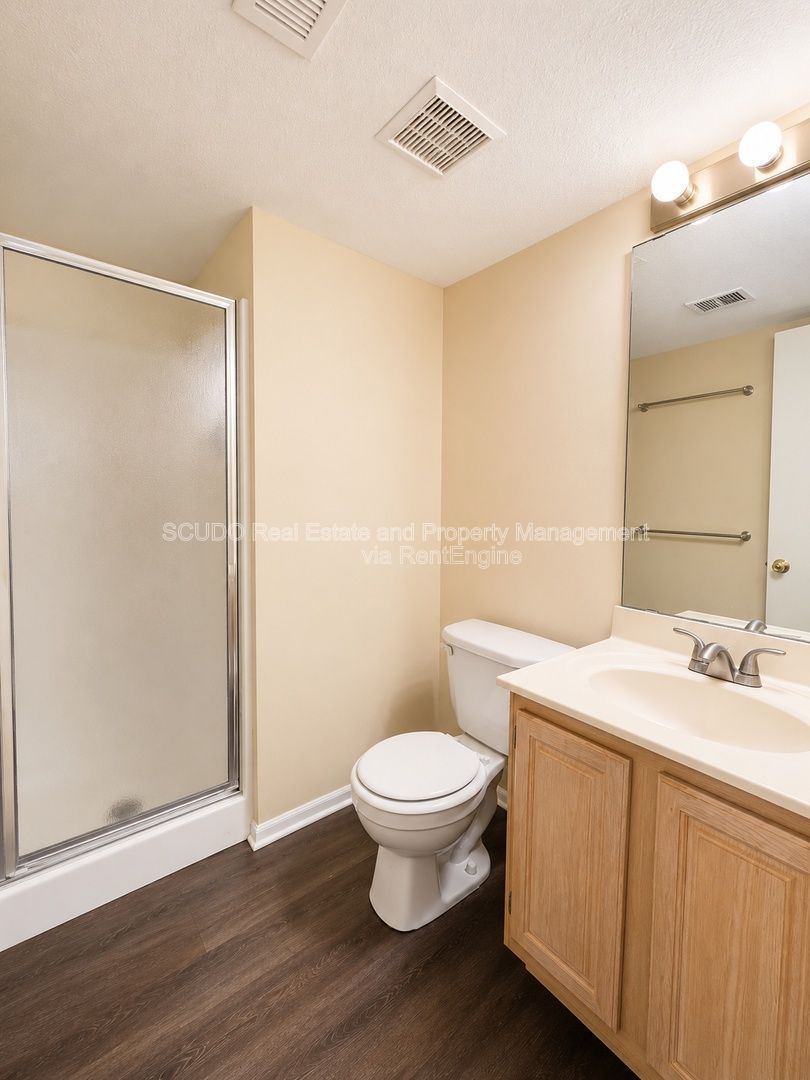 Charming Bright Townhouse — 10633 N Locust Ct, Kansas City property image