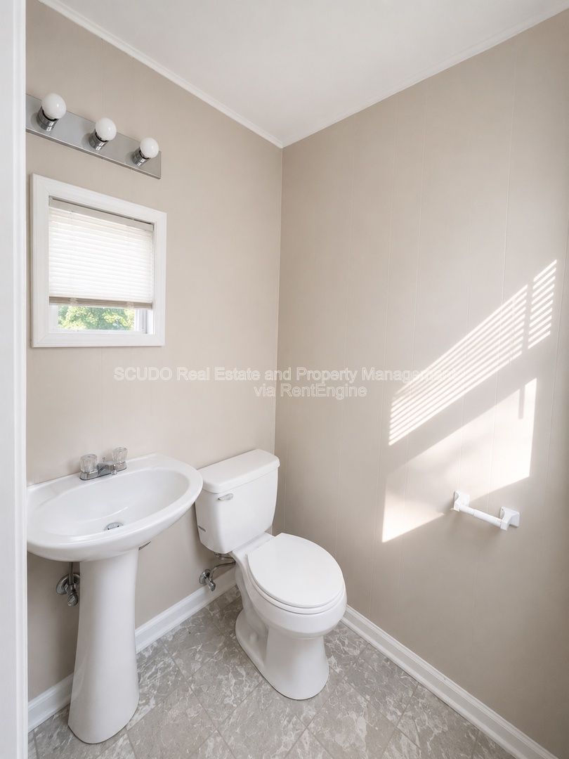 Check out this beautiful 4 bedroom Duplex in Independence! property image