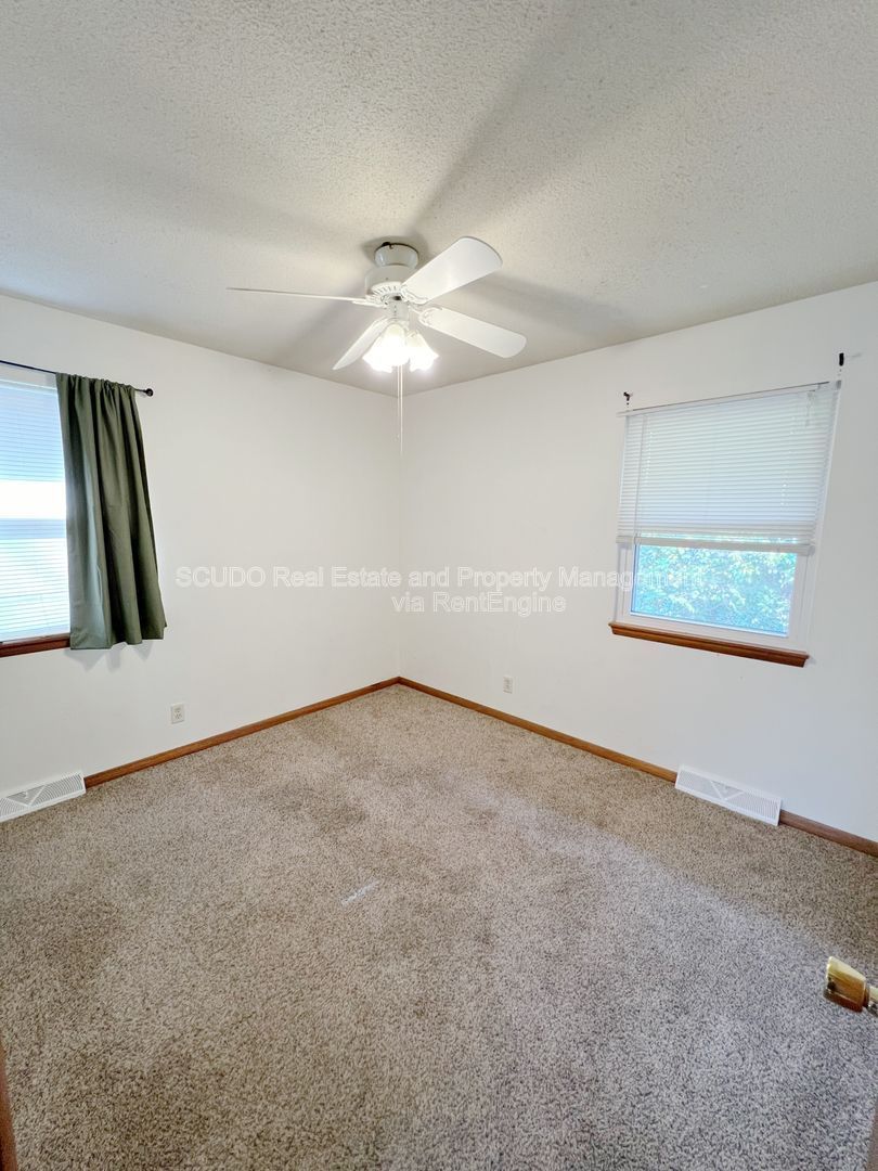 Bright & Cozy 2-Bedroom Home with Large Backyard & Attached Garage! property image