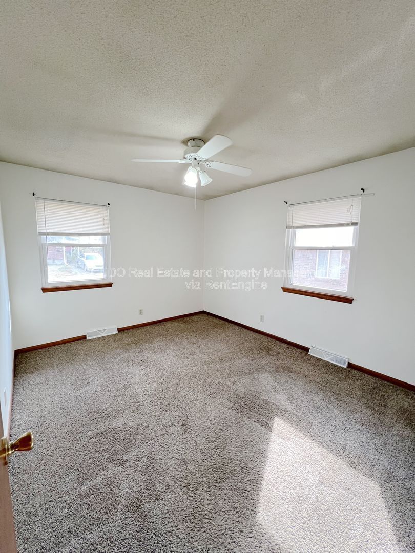 Bright & Cozy 2-Bedroom Home with Large Backyard & Attached Garage! property image