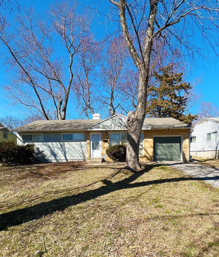 Charming Home with Hardwood Floors & Spacious Backyard! property image