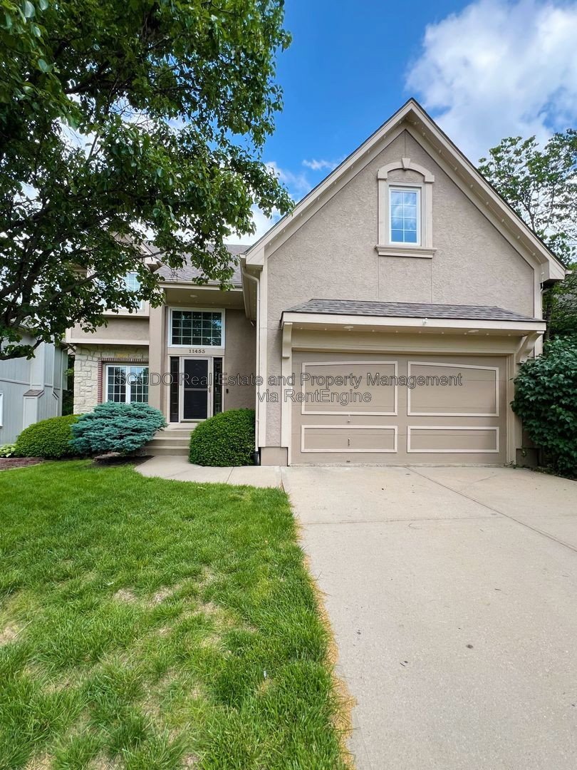 Charming 3-Bedroom Home with Spacious Backyard in Overland Park property image