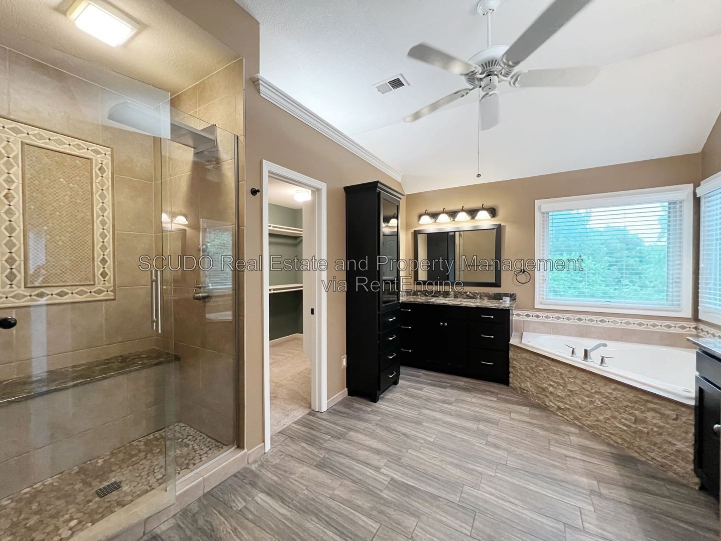 Charming 3-Bedroom Home with Spacious Backyard in Overland Park property image