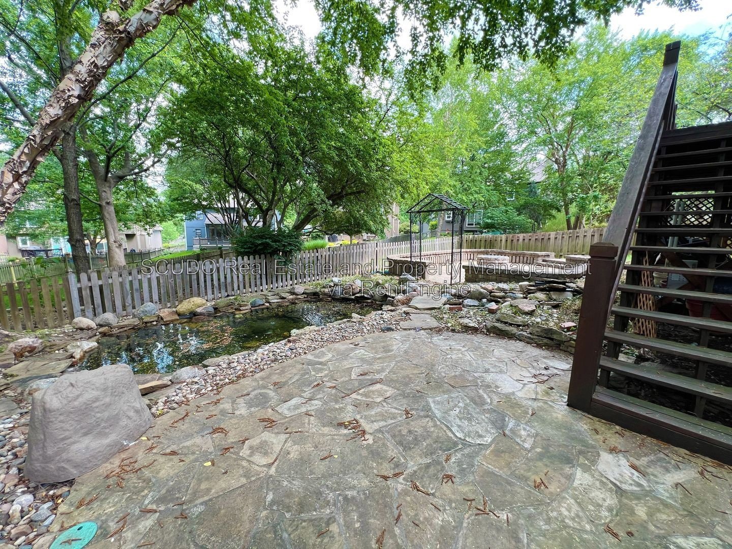 Charming 3-Bedroom Home with Spacious Backyard in Overland Park property image