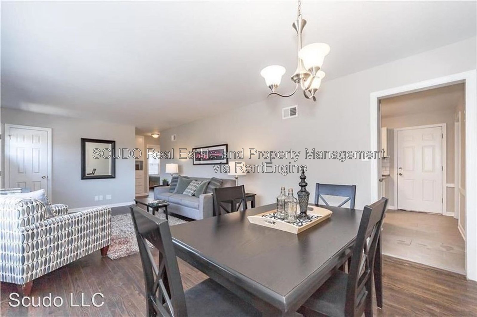 Bright, Fresh & Welcoming Prairie Village Home! property image