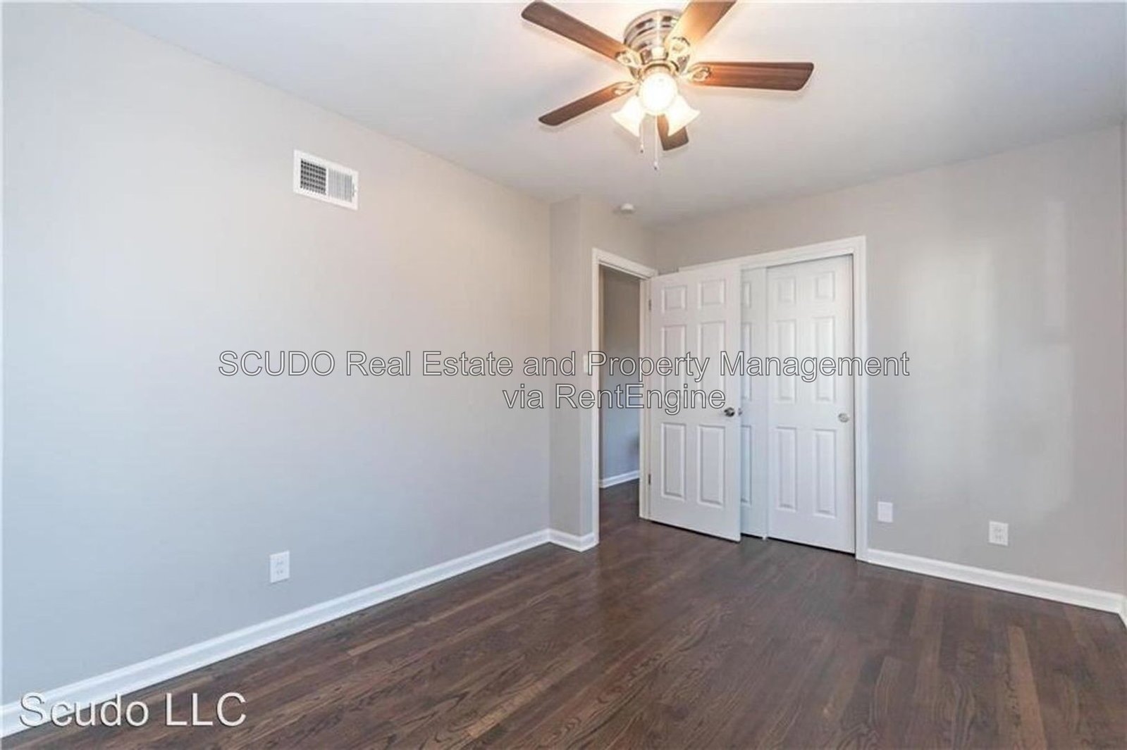 Bright, Fresh & Welcoming Prairie Village Home! property image