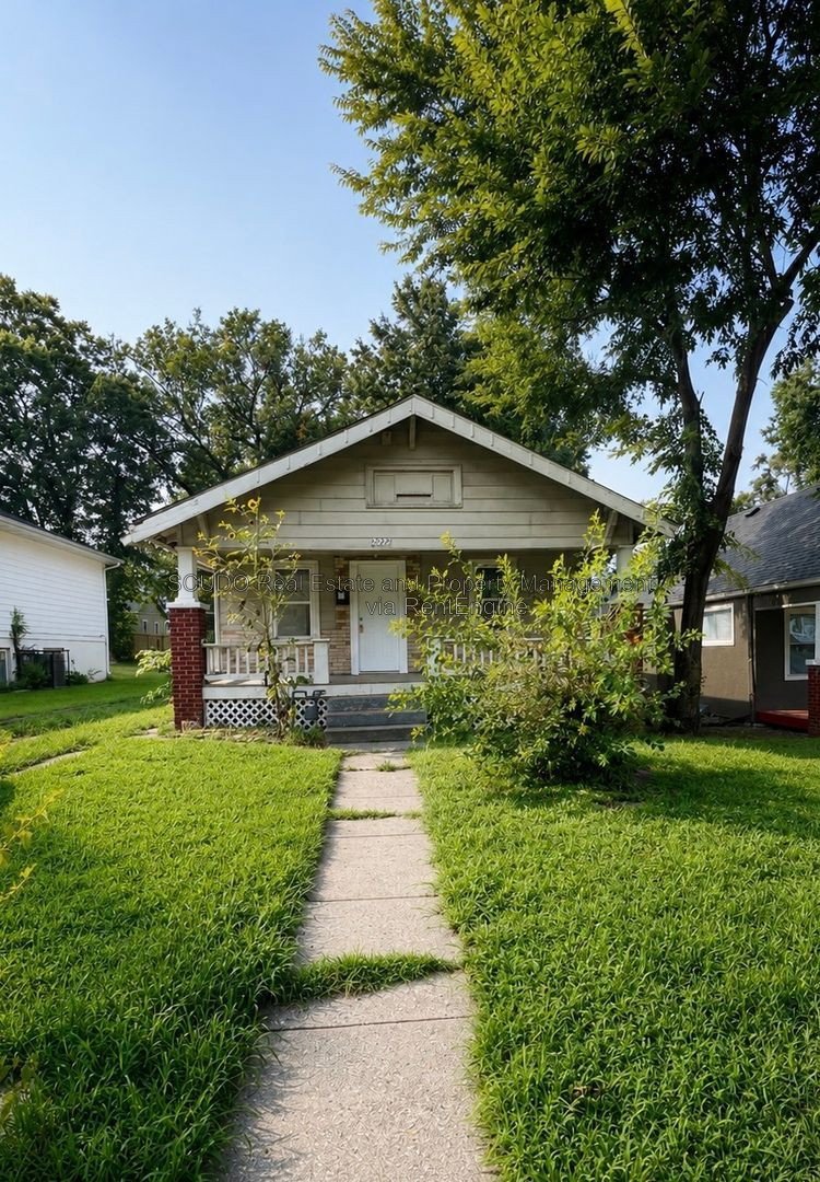 Cozy Bungalow with Bright Living Spaces & Classic Charm! property image