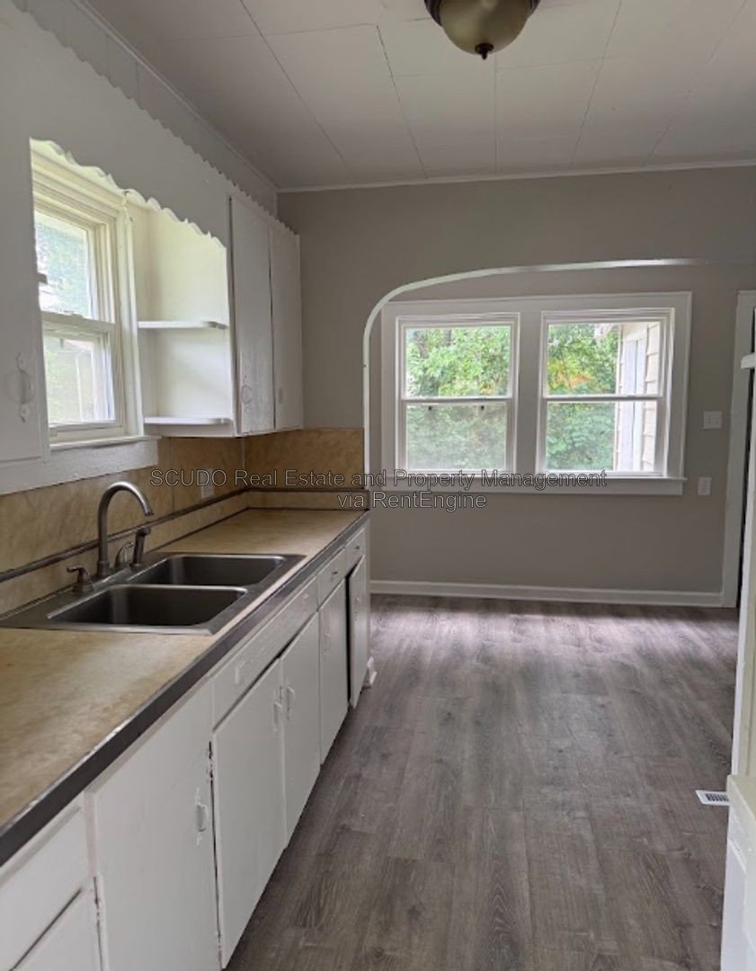 Cozy Bungalow with Bright Living Spaces & Classic Charm! property image