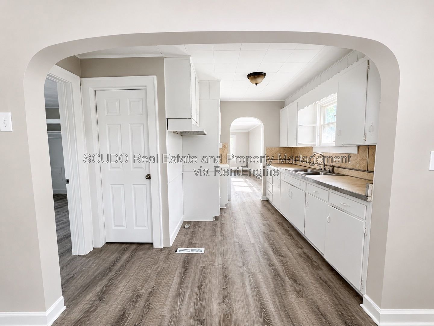 Cozy Bungalow with Bright Living Spaces & Classic Charm! property image