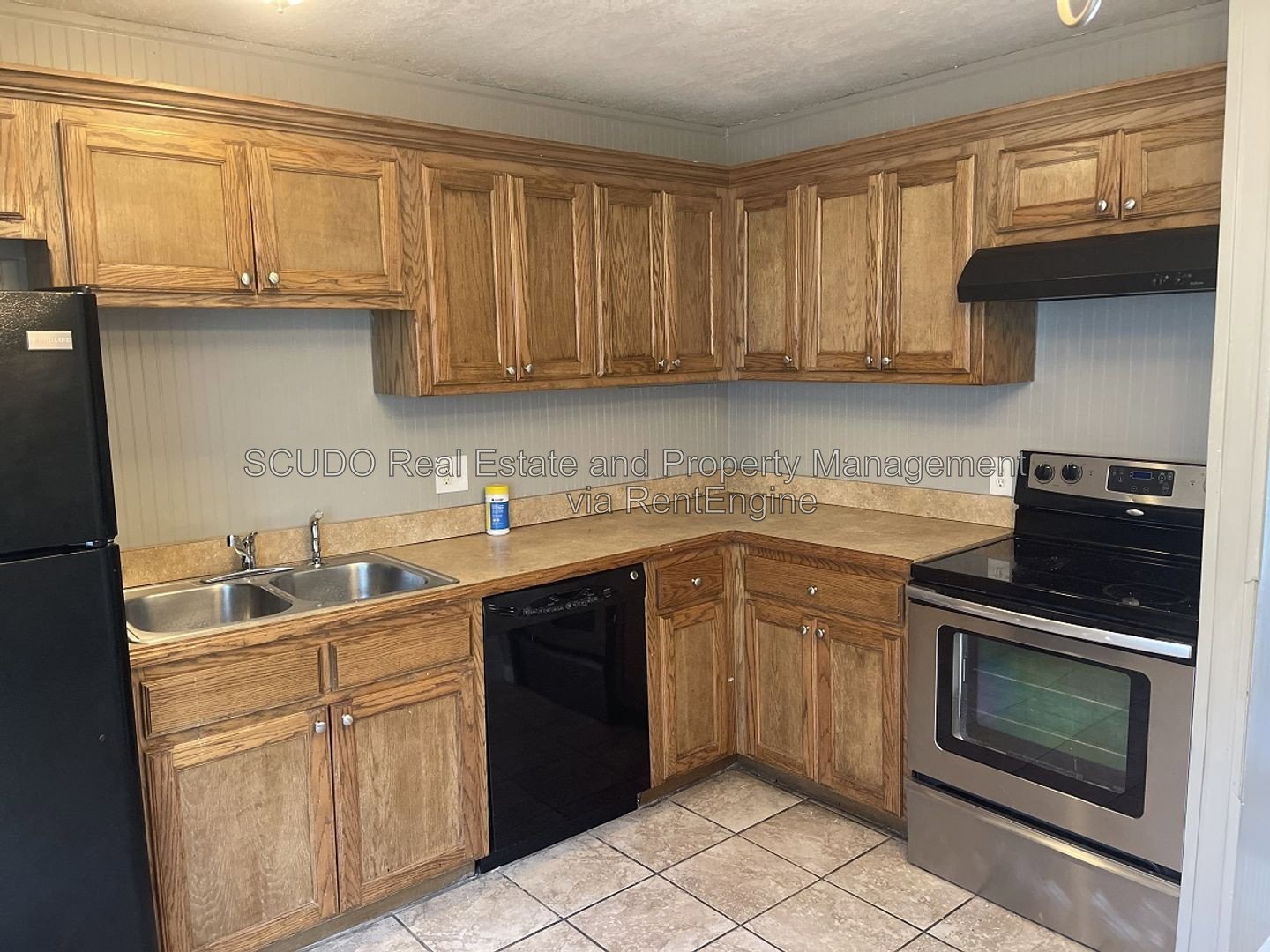 Charming 3-Bedroom Home with Spacious Yard & Cozy Interiors property image