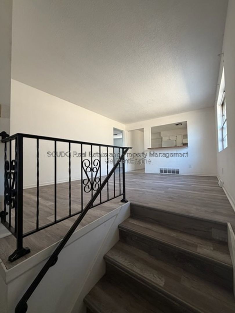 Bright & Welcoming 3-Bedroom Home with Modern Updates property image